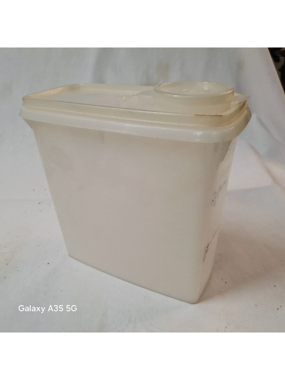 Vintage 1970's Tupperware Cereal Keeper ~ 13 Cup Dry Good Storage Container. 469